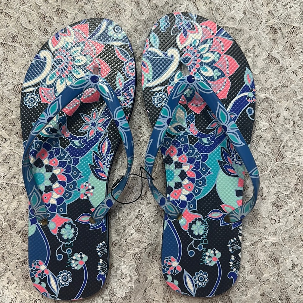 Vera Bradley NWOT flip flops 7-8